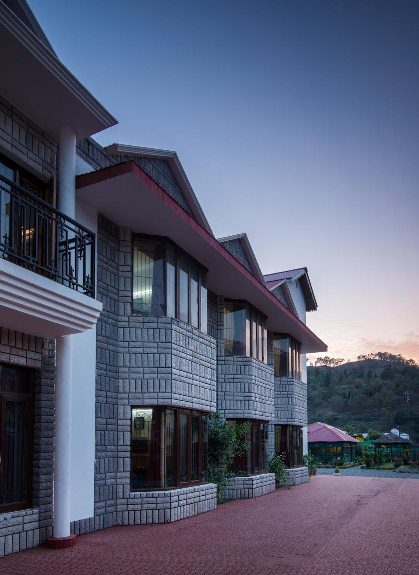 Ivy The Boutique Hotel Near Neem Karoli Temple Nainital Bagian luar foto
