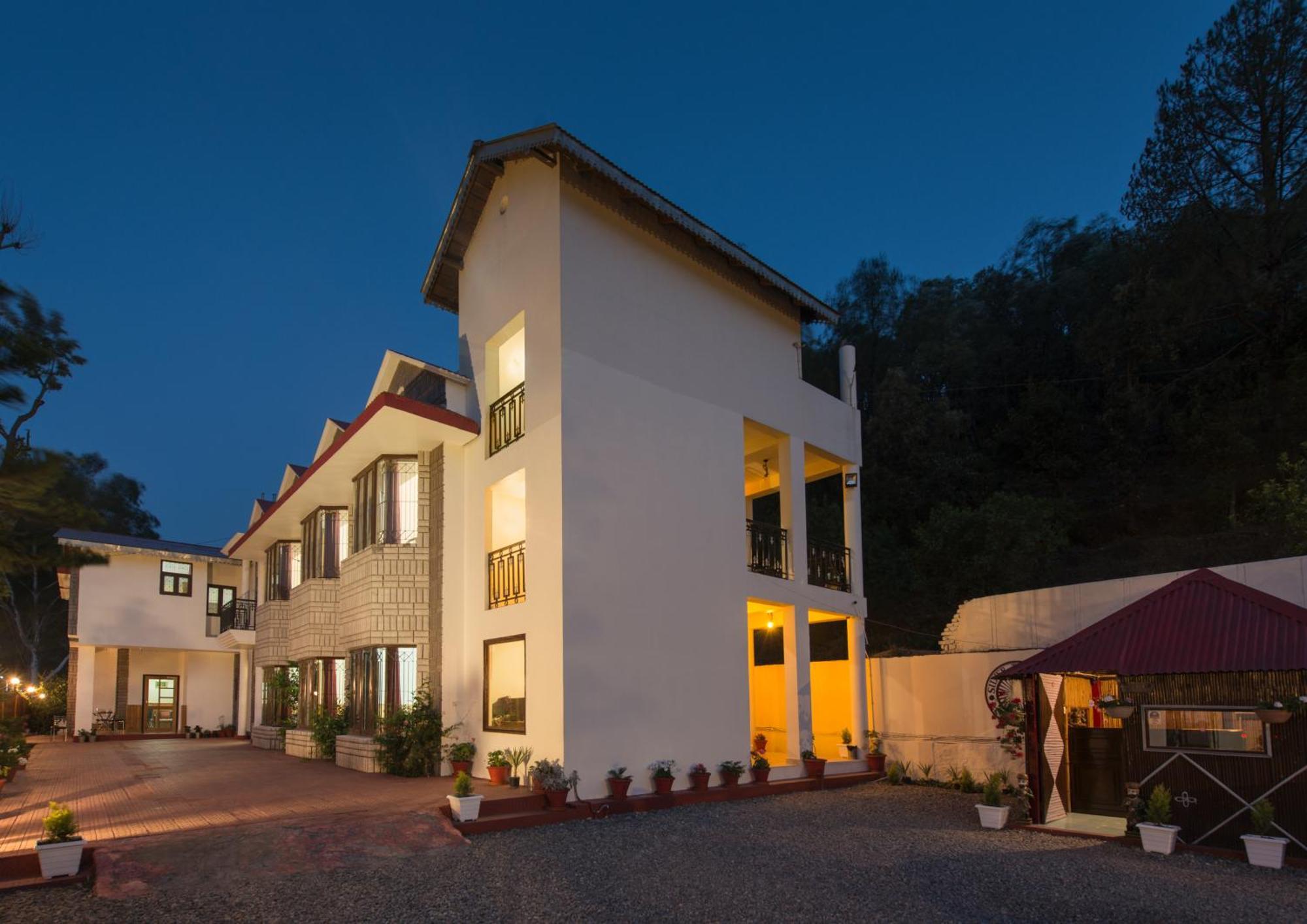 Ivy The Boutique Hotel Near Neem Karoli Temple Nainital Bagian luar foto